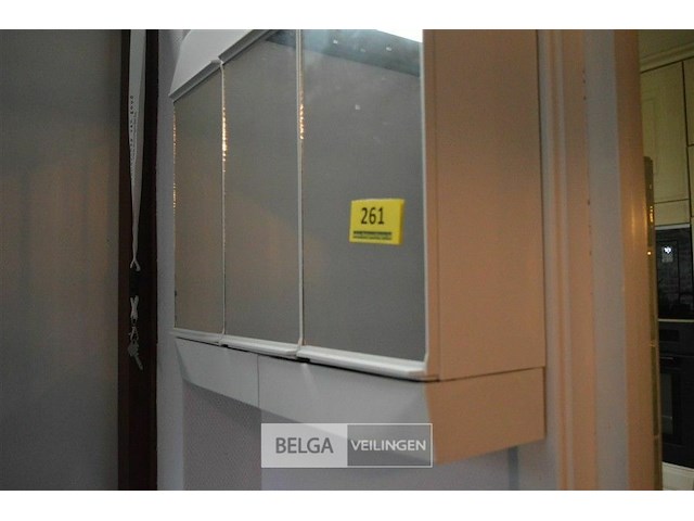 Apotheekkastje met inhoud - afbeelding 3 van  3