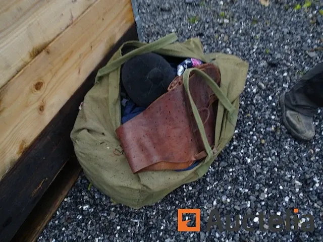 Apparatuur voor 2 paarden en apparatuur voor ruiters - afbeelding 5 van  65