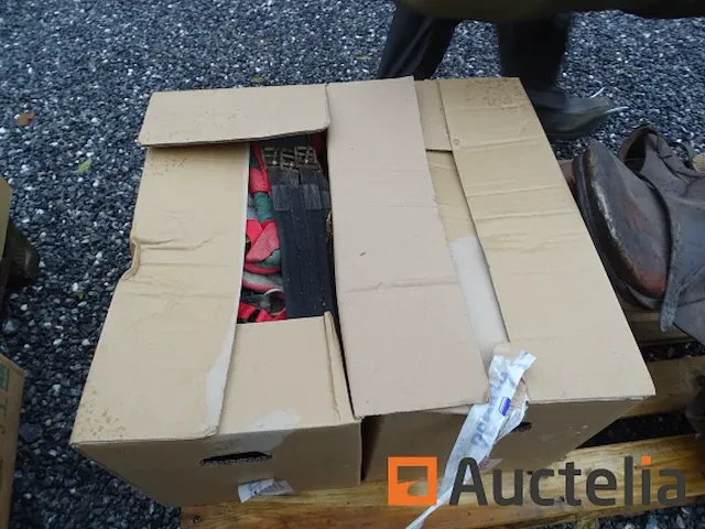 Apparatuur voor 2 paarden en apparatuur voor ruiters - afbeelding 6 van  65