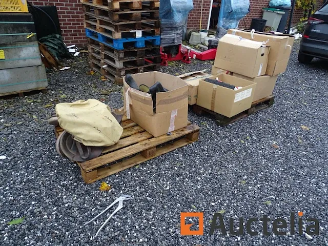 Apparatuur voor 2 paarden en apparatuur voor ruiters - afbeelding 1 van  65