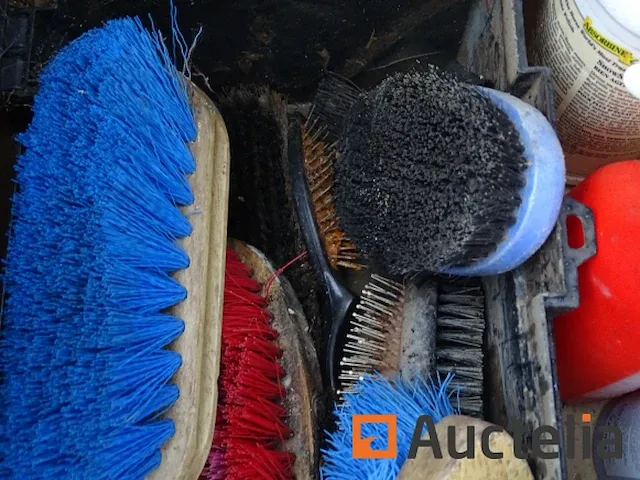 Apparatuur voor 2 paarden en apparatuur voor ruiters - afbeelding 13 van  65