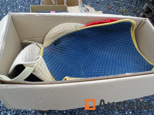 Apparatuur voor 2 paarden en apparatuur voor ruiters - afbeelding 14 van  65
