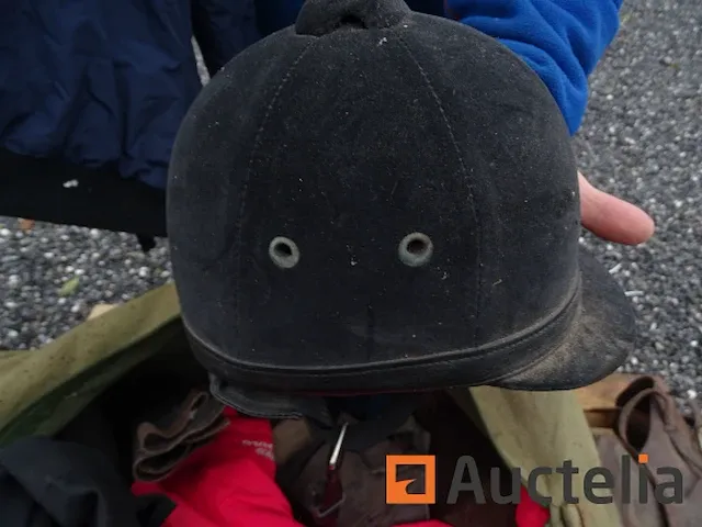 Apparatuur voor 2 paarden en apparatuur voor ruiters - afbeelding 30 van  65