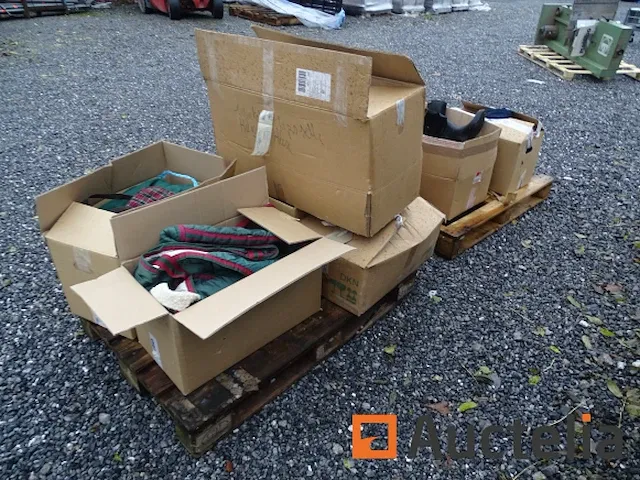 Apparatuur voor 2 paarden en apparatuur voor ruiters - afbeelding 23 van  65