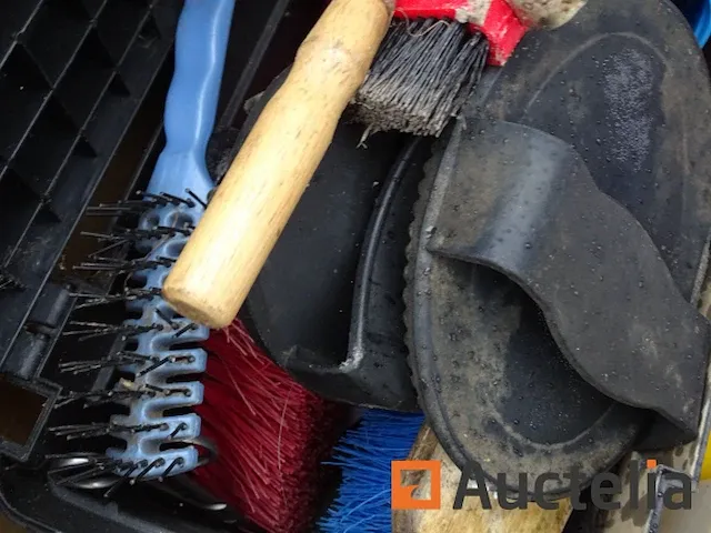 Apparatuur voor 2 paarden en apparatuur voor ruiters - afbeelding 58 van  65
