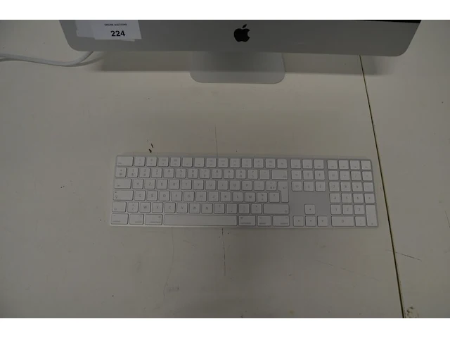 Apple imac c02n66/lxf8j2/emc n.2638 met toetsenbord (7) - afbeelding 5 van  7