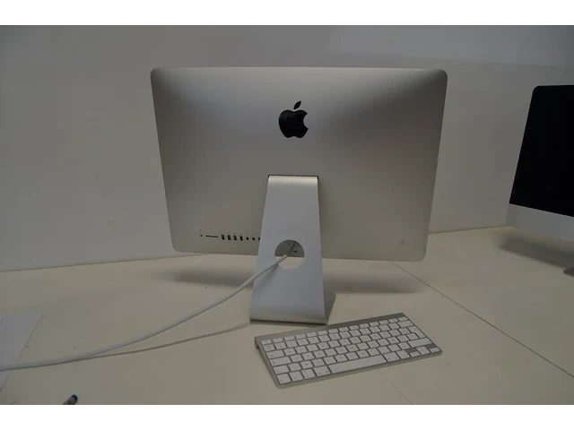 Apple imac c02n66/mdf8j2/emc n.2638 met toetsenbord (6) - afbeelding 6 van  8