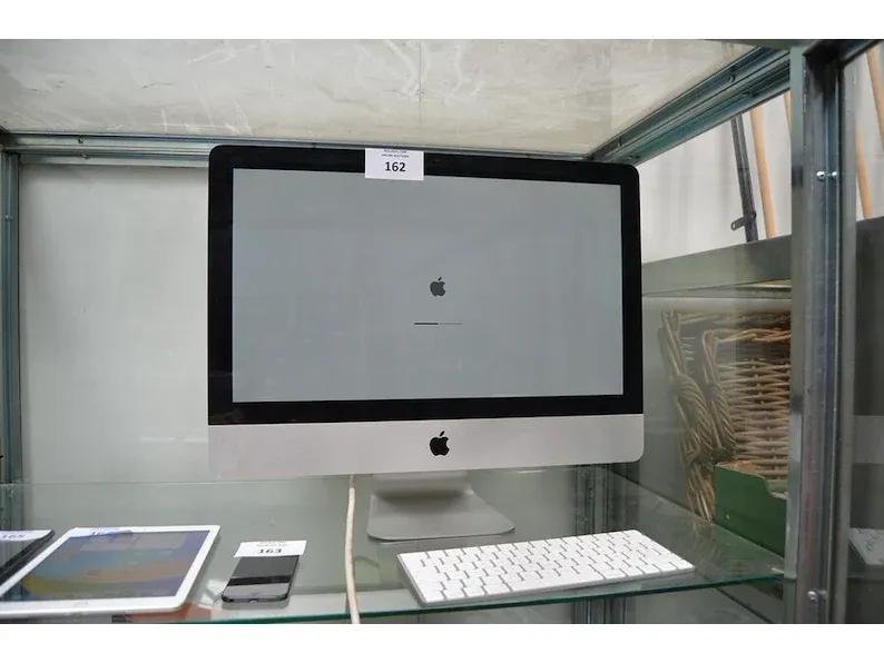Diverse w.o. apple imac, elektrische step, teak kast, horloges, handtasse, enz