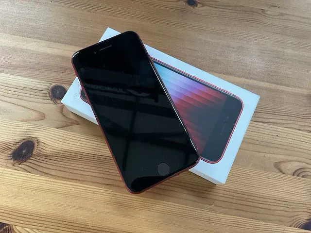 Apple iphone se 3 64gb red - afbeelding 3 van  6