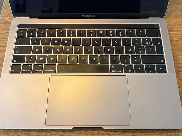 Apple laptop - afbeelding 2 van  6
