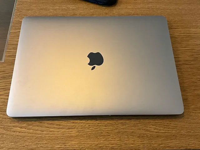 Apple laptop - afbeelding 3 van  6