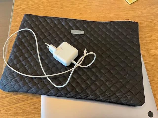 Apple laptop - afbeelding 6 van  6