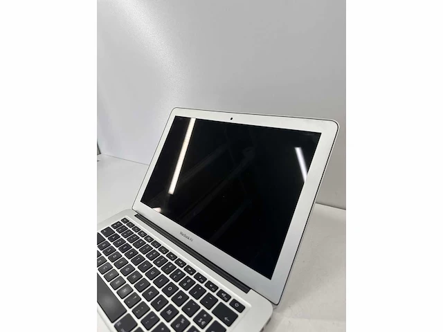 Apple macbook air 13.3” core i5 gen 4 4gb ram 128gb ssd - afbeelding 6 van  6