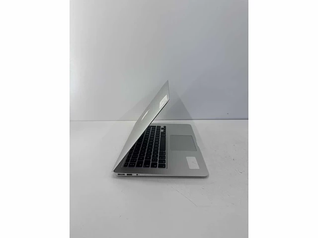 Apple macbook air 13.3” core i5 gen 5 4gb ram 128gb ssd - afbeelding 3 van  8