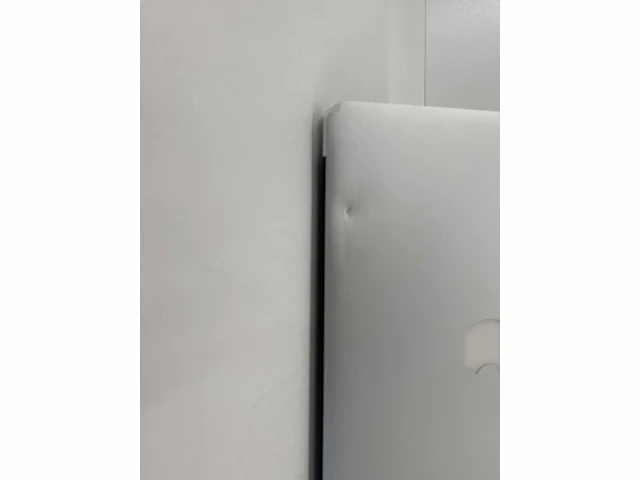 Apple macbook air 13.3” core i5 gen 5 4gb ram 128gb ssd - afbeelding 5 van  8