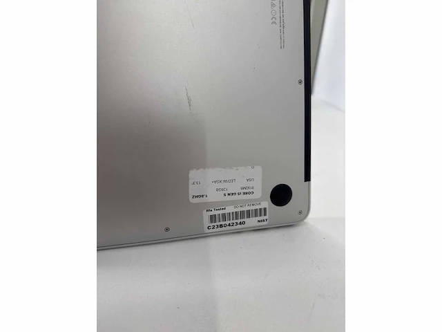 Apple macbook air 13.3” core i5 gen 5 8gb ram 128gb ssd - afbeelding 10 van  10