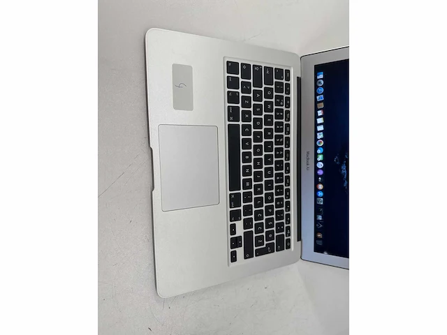 Apple macbook air 13.3” core i5 gen 5 8gb ram 128gb ssd - afbeelding 6 van  9