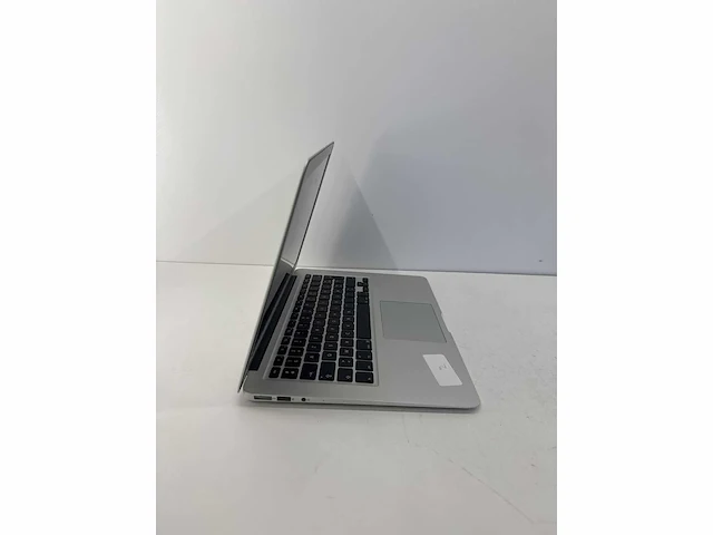 Apple macbook air 13.3” core i5 gen 5 8gb ram 128gb ssd - afbeelding 2 van  8