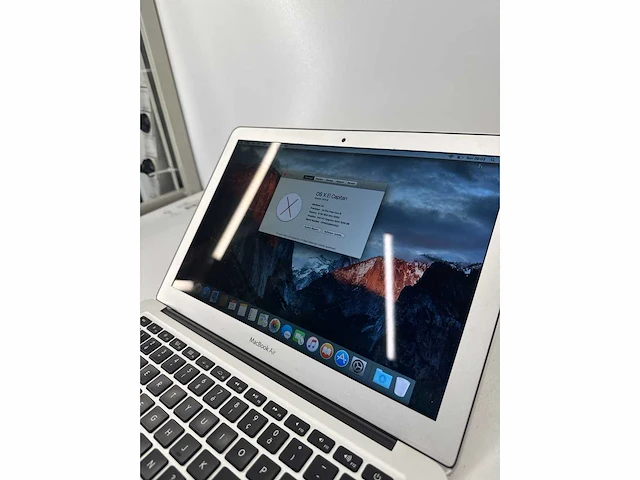 Apple macbook air 13.3” core i5 gen 5 8gb ram 128gb ssd - afbeelding 7 van  8