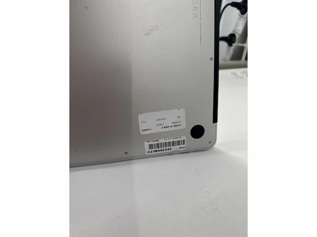 Apple macbook air 13.3” core i5 gen 5 8gb ram 128gb ssd - afbeelding 8 van  8