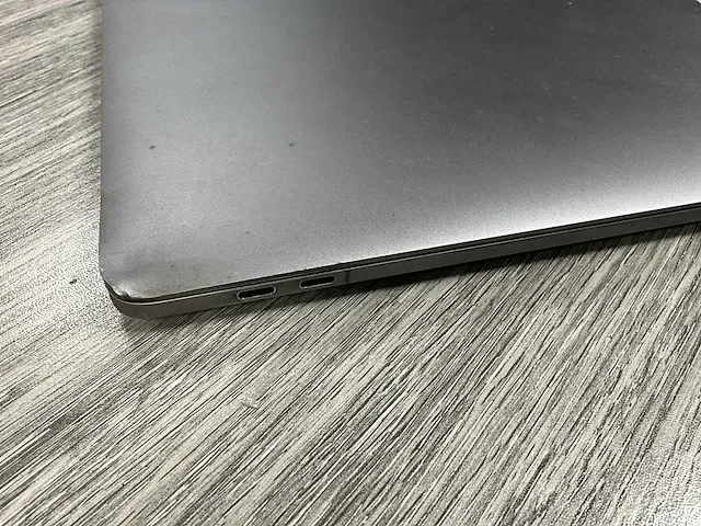 Apple macbook pro 15” - afbeelding 4 van  6