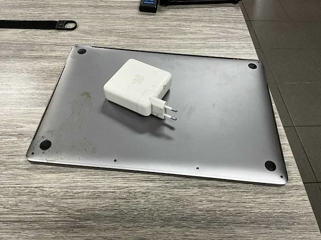 Apple macbook pro 15” - afbeelding 6 van  6