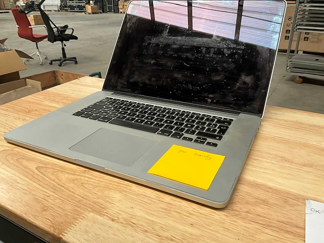 Apple macbook pro laptop - afbeelding 2 van  5