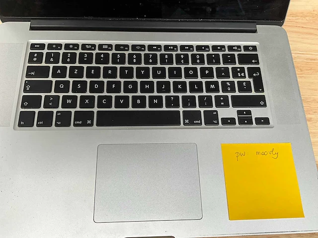 Apple macbook pro laptop - afbeelding 3 van  5
