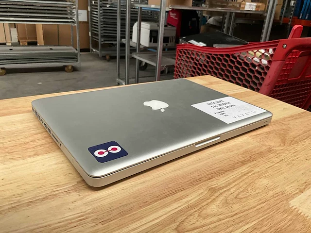 Apple macbook pro laptop - afbeelding 4 van  5