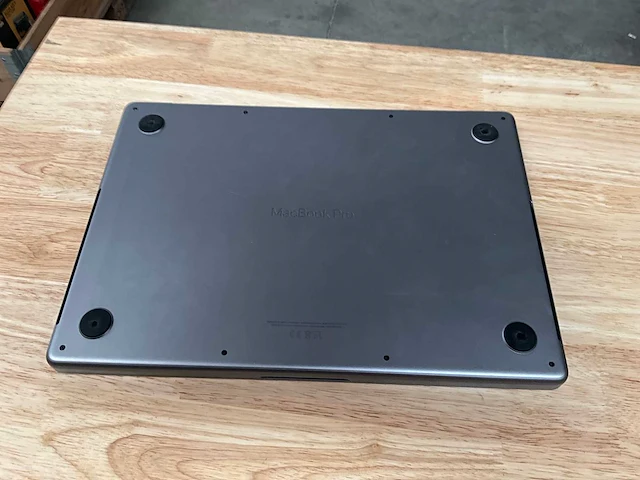 Apple macbook pro laptop - afbeelding 6 van  7