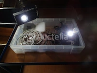 Apple-oplader, ledlenser-koplamp, ledlenser-zaklamp - afbeelding 1 van  10