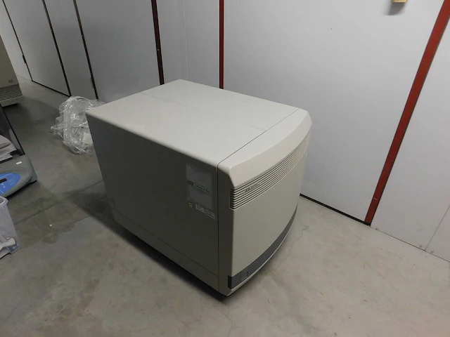 Applied biosystems - 7900 ht fast real-time pcr-systeem 4330966 - abi7900 rtpcr_1 - afbeelding 1 van  8