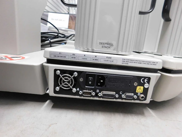 Applied biosystems - carrousel abi7900 rt pcr - deel n°70672/4 - afbeelding 4 van  8