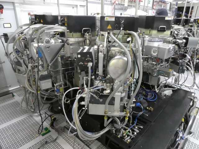 Applied materials endura pvd 5500 - 150mm metal deposition - afbeelding 12 van  12