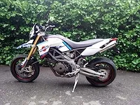 Aprilia - dorsoduro - motorfiets - afbeelding 1 van  9