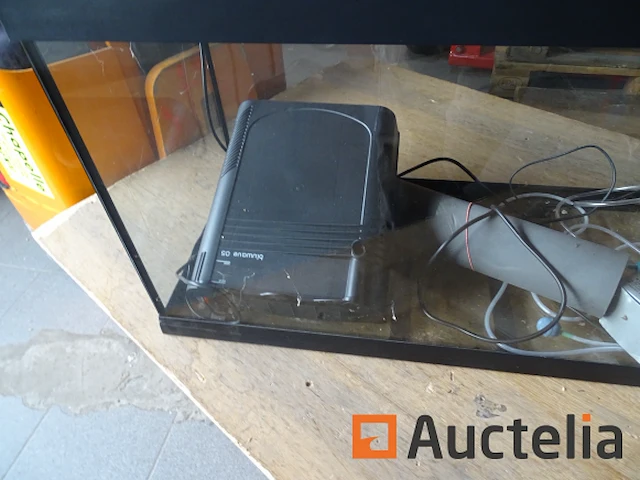 Aquarium met ferplast accessoires - afbeelding 3 van  5