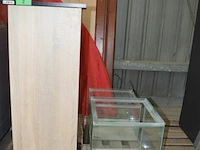 Aquarium met kast en pomp