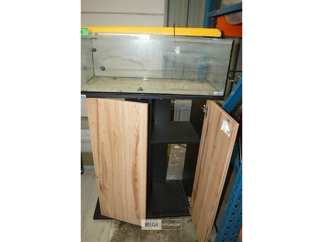 Aquarium met kast en verlichting zonder pomp - afbeelding 3 van  4