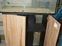Aquarium met kast en verlichting zonder pomp - afbeelding 3 van  4
