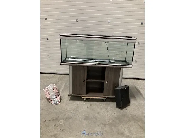 Aquarium met meubel - afbeelding 5 van  13