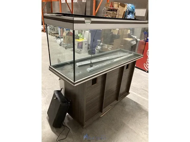 Aquarium met meubel - afbeelding 11 van  13