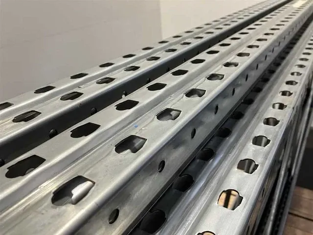 Ar-racking palletstelling lengte 7800mm hoogte 4500mm diepte 1100mm 3 niveaus occasie - afbeelding 2 van  4