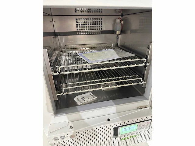 Arctiko lf 100 biomedical freezer -30 to -10°c - afbeelding 2 van  3