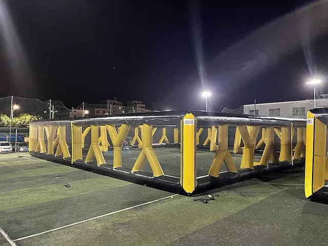 Arena / kidsarena / geel zwarte obstakels - afbeelding 1 van  16