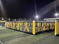 Arena / kidsarena / geel zwarte obstakels