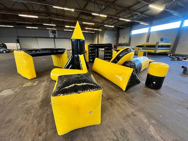 Arena / kidsarena / geel zwarte obstakels - afbeelding 15 van  16