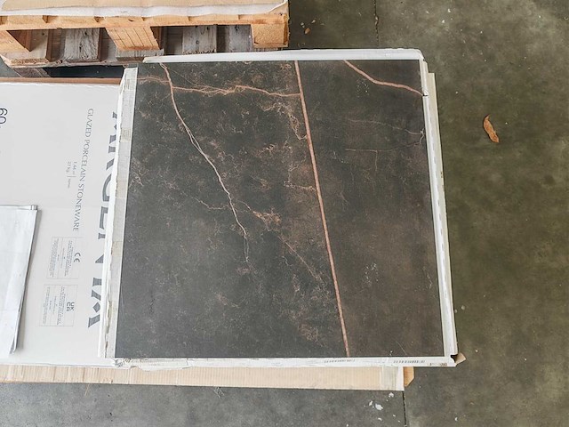 Argenta emerita dark mat 60x60 cm tegel 16,92 m² - afbeelding 1 van  7