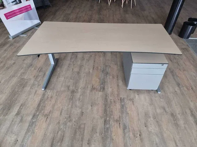 Arhend bureau - afbeelding 1 van  7