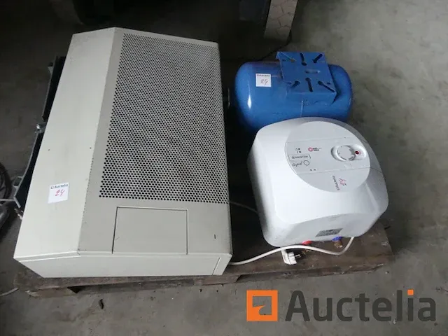Ariston momentane boiler, sanitaire expansie tank, gasconvector - afbeelding 7 van  8