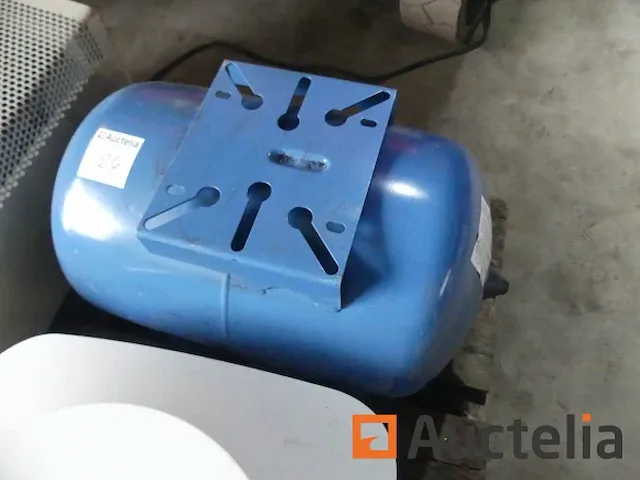 Ariston momentane boiler, sanitaire expansie tank, gasconvector - afbeelding 8 van  8